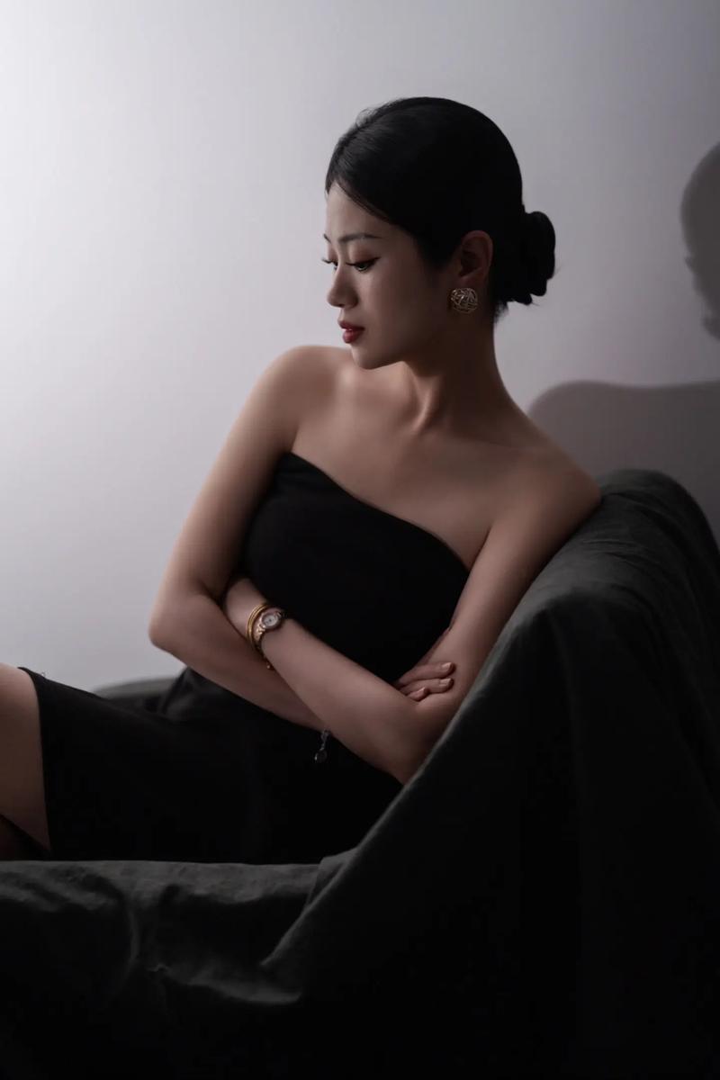 男老师和女学生啪啪啪的相关介绍
