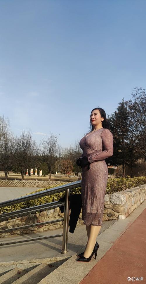 少妇无套内谢久久久久av的相关介绍