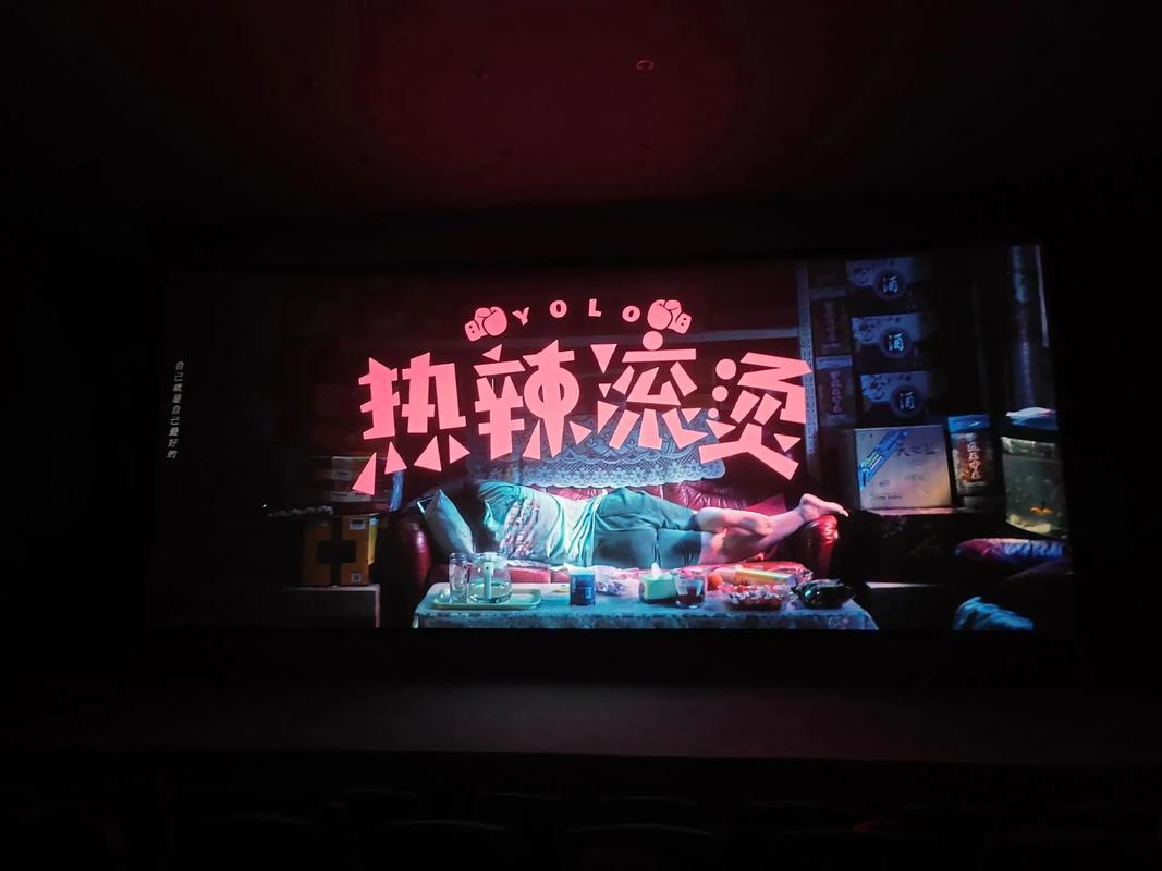 捷克美女av三个黑人的相关介绍