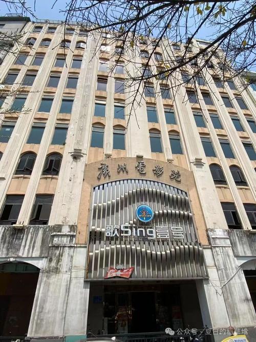亚洲黑丝少妇av的相关介绍