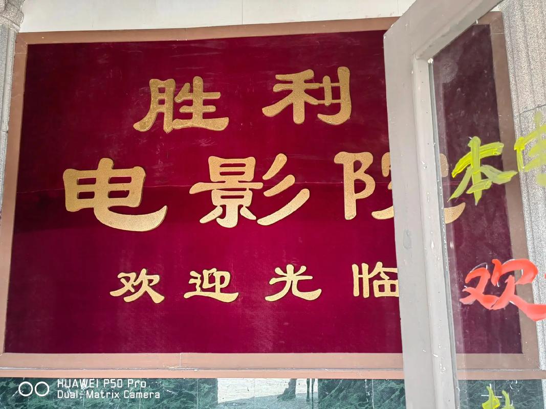 女生下体分泌物淡黄色的相关介绍