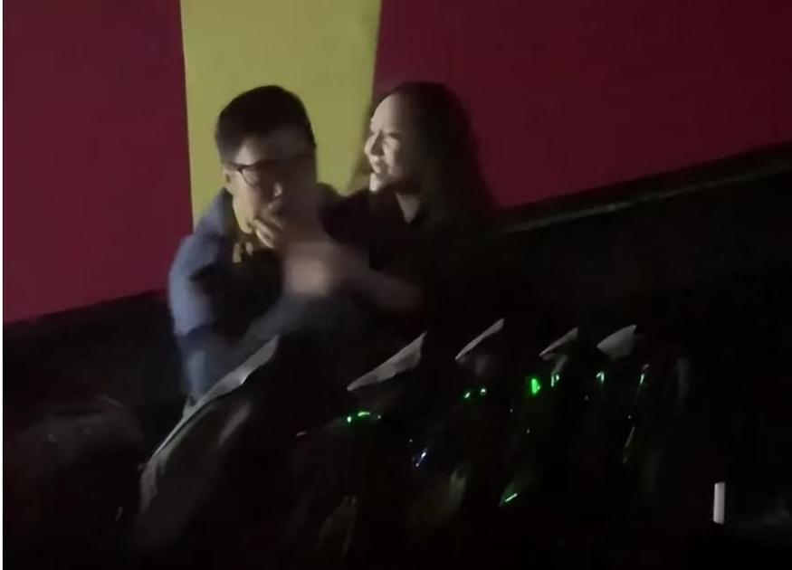 少妇人妻的的相关介绍