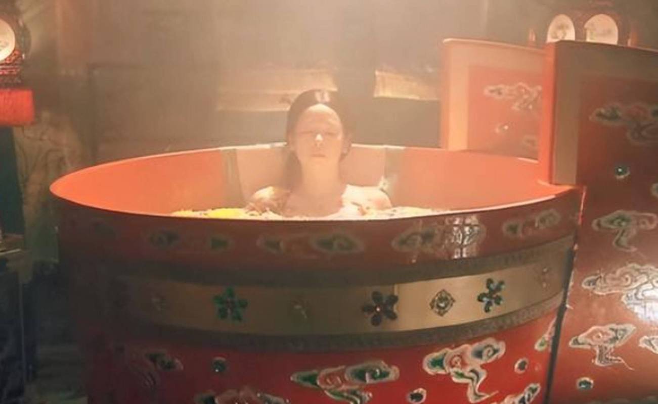 美女扒开狂揉的相关介绍