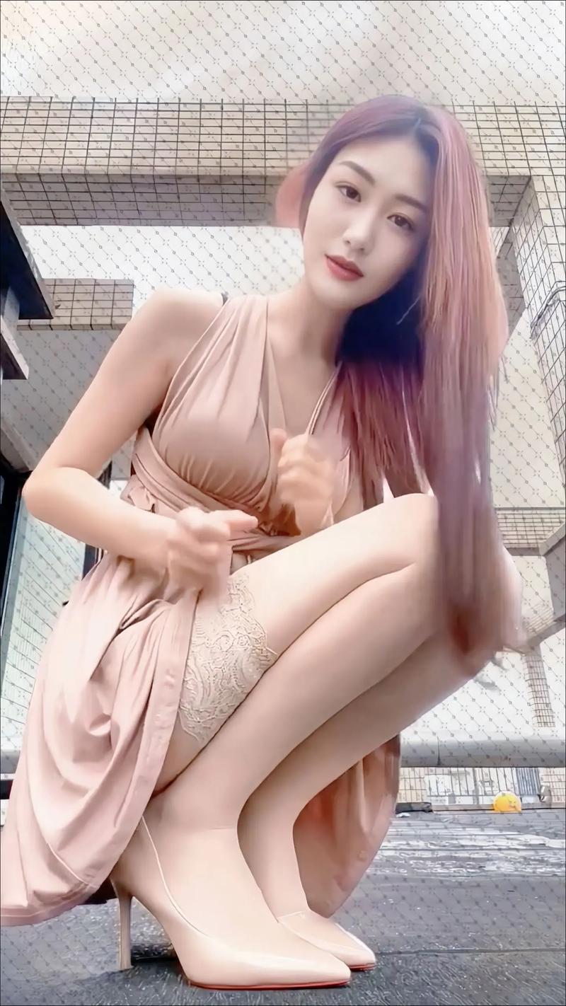 少妇av一区二区丰满蜜桃的相关介绍