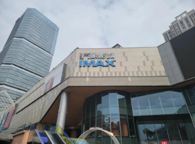 女性下面流黄色分泌物是什么原因的相关介绍