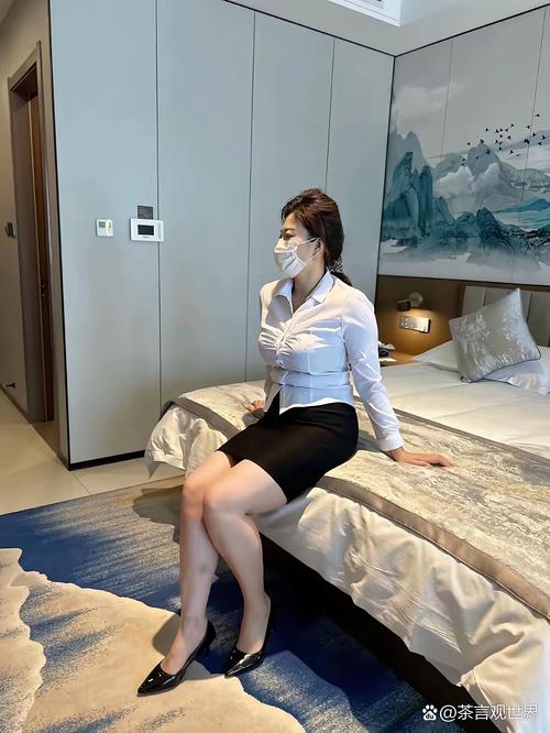 一边搓奶一边摸下面太爽了的相关介绍