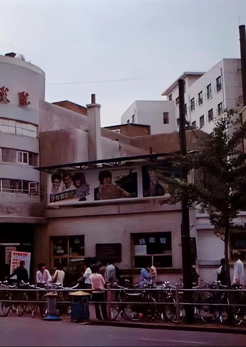 18禁在线观的相关介绍