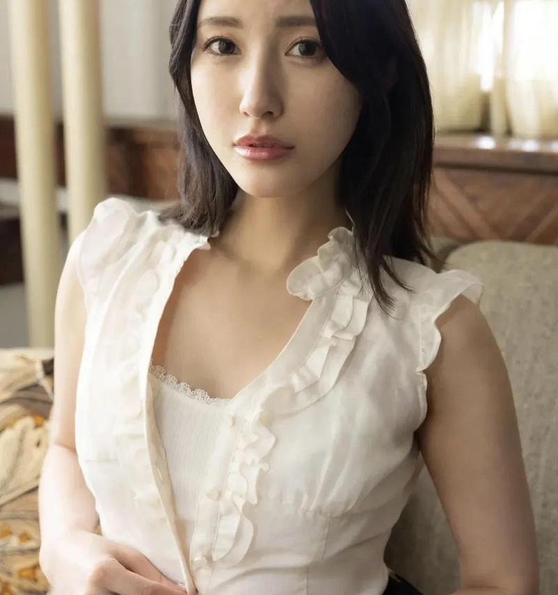 在线黑丝美女av的相关介绍
