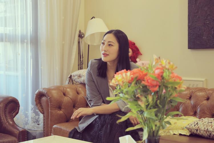 学生操美女老师的相关介绍
