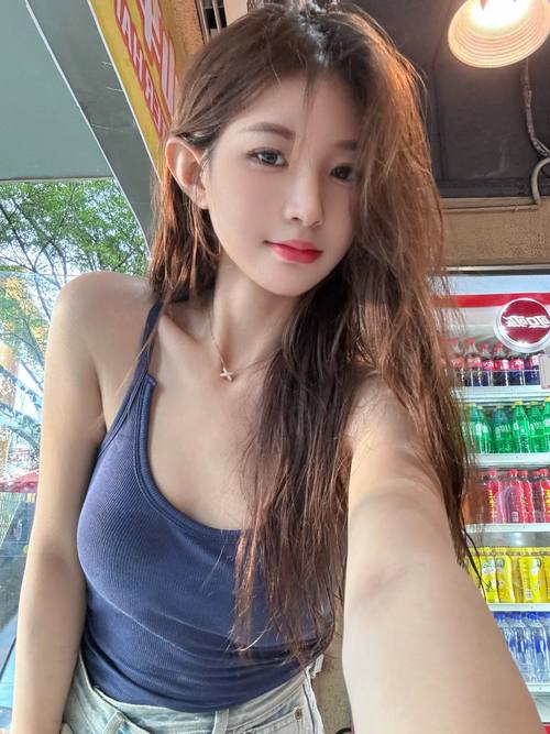 男生操美女老师的相关介绍