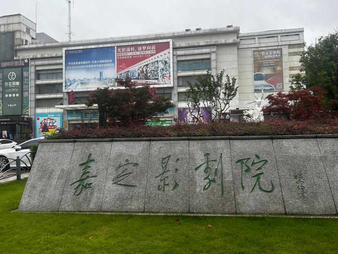 美女同桌让我操的相关介绍