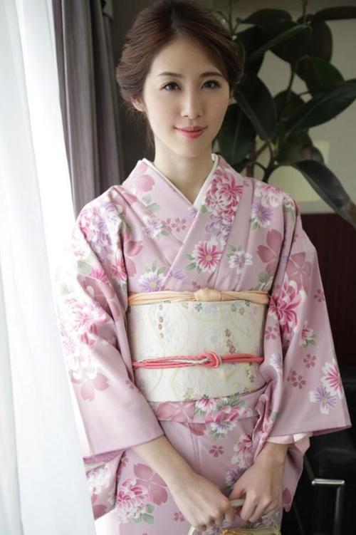 欧美人妻av在线观看的相关介绍